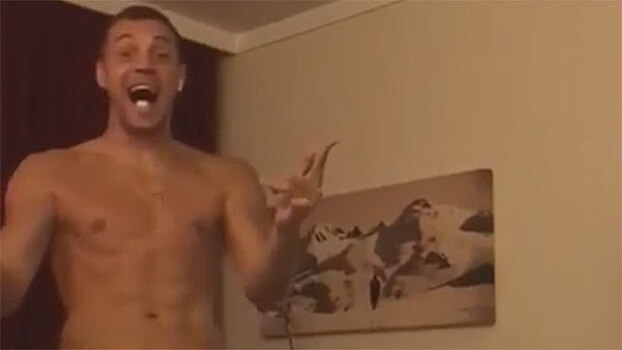 Дзюба ловит ртом мячик: видео