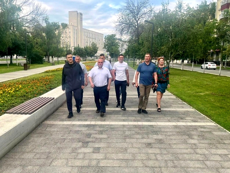 Глава Пензы поблагодарил работников культуры за праздничное настроение в День России и День города, а коммунальщиков — за чистоту