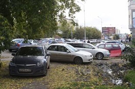 Какое наказание ждёт ярославских водителей за парковку на газонах?