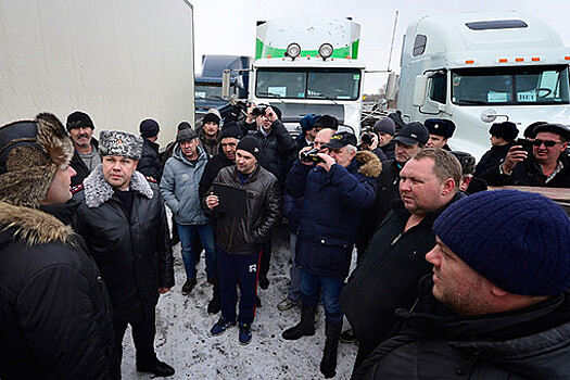 Дальнобойщики спасли автопробеги