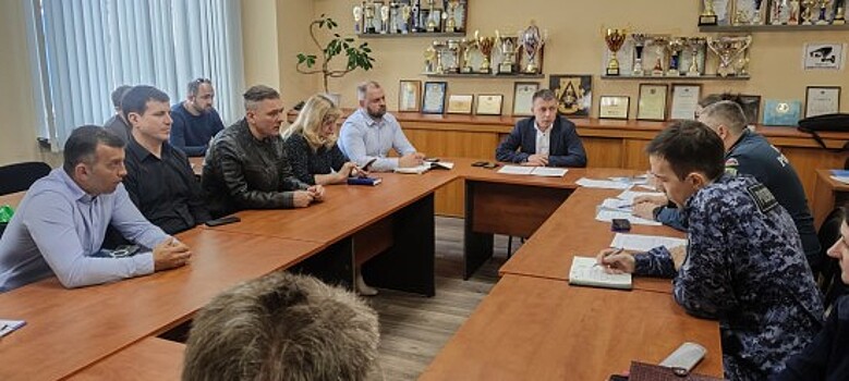 Глава управы Теплого Стана обсудил безопасность района на майских праздниках с представителями силовых ведомств