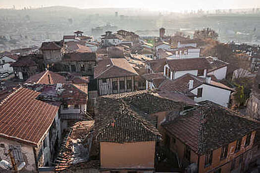 Обвал лиры остановил продажу квартир и машин в Анкаре