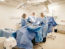 Ослепшей женщине пересадили часть зуба в глаз