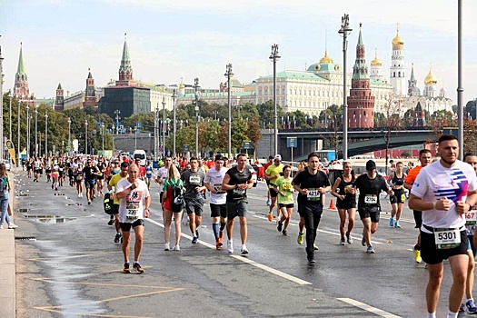 Полумарафон "Лужники": как прошел забег по центру Москвы, посвященный истории главного спорткомлекса