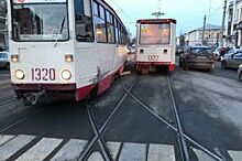 Два трамвая столкнулись в центре Челябинска в вечерний час пик