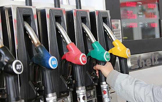 Удар по карману: правительство отпустит цены на бензин