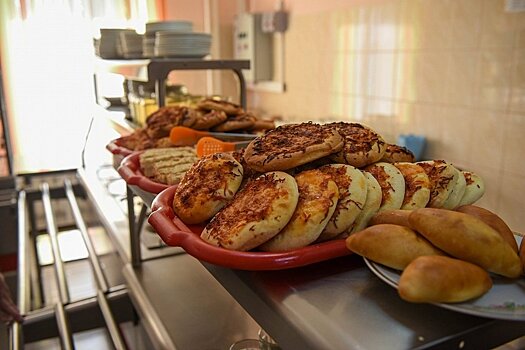 Что опаснее для вашего организма — переедание или недоедание