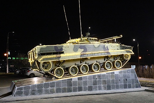 Памятник БМП-3 появился у входа в аэропорт Кургана