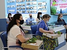 Депутат подарил ноутбуки многодетным мамам Сарапула