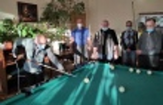 Жители Москвы приняли участие в мастер-классе по игре в бильярд