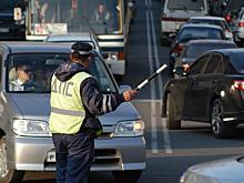 Видео: водитель протащил на своем авто сотрудника ДПС в центре Москвы