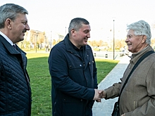 Бочаров и Марченко проверили работы в сквере им. 8 Марта