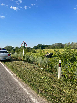 Унесло в кювет:  на Дону два пассажира легковушки попали в больницу