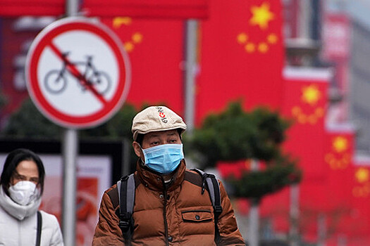 Власти китайского Шанхая сообщили о первом погибшем от нового коронавируса