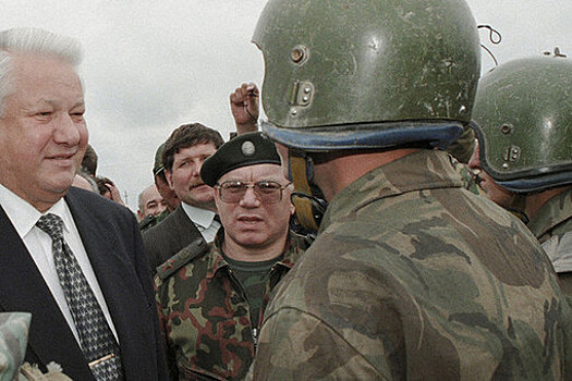 Коржаков и Наина Ельцина встали на защиту первого президента