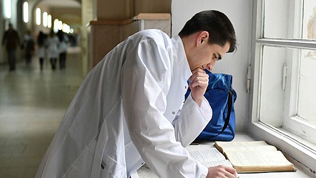 Студенты-медики получат выплаты за борьбу с COVID-19