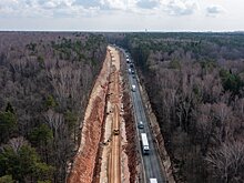 Одну из самых загруженных трасс России продолжают расширять до четырех полос