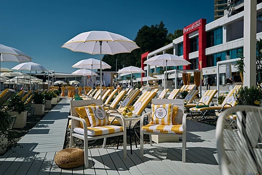 На одном из курортов Сочи открылся брендовый пляж Radio Monte Carlo