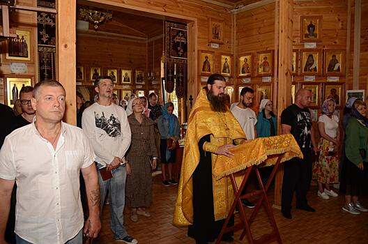 В Храме Святителя Луки помолились о создании и укреплении семьи