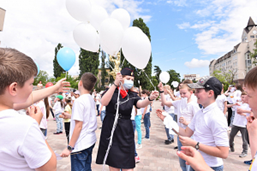 В Ставропольском крае более 200 ребят приняли участие в танцевальном флешмобе в честь Дня России