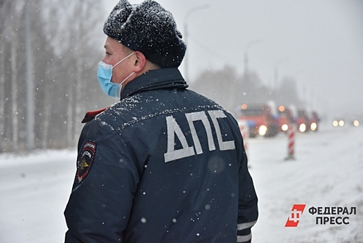 Дороги на Среднем Урале замело снегом