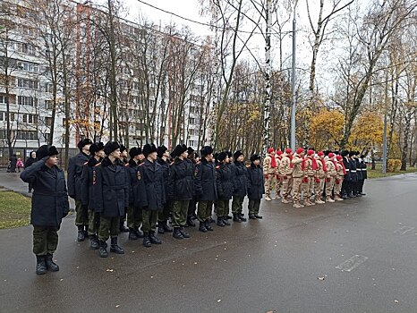 В Вешняках прошел марш в честь годовщины военного парада