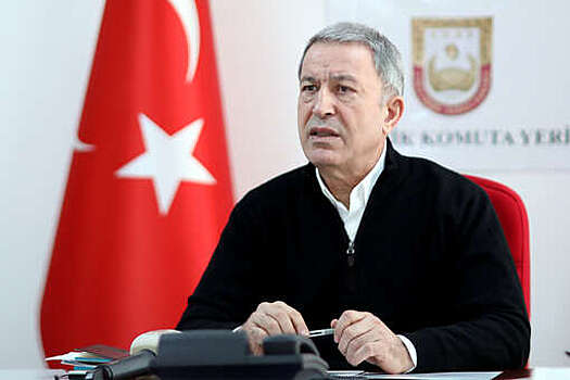 Глава МО Турции: Анкара обсуждает с Москвой открытие неба Сирии для операции против РПК