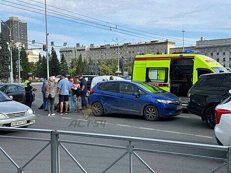 Водитель на моноколесе попал под колеса «Хонды» в Новосибирске