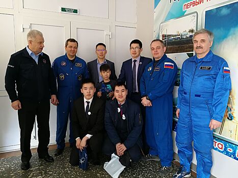 Директора музея космонавтики и авиации Якутии приняли в Восточное отделение академии космонавтики