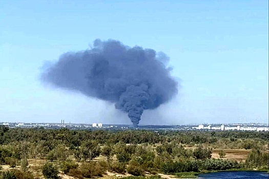 Рынок загорелся в Тракторозаводском районе Волгограда