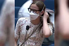 Студентка Вайолет Аффлек выступила с призывом носить маски от ковида