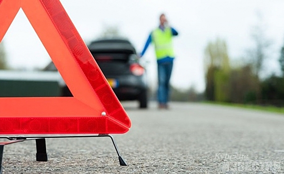 В Курске столкнулись «Ауди" и "Рено», есть пострадавшая