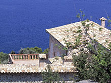 Снять среднюю комнату на Черном море можно за 600 рублей в сутки