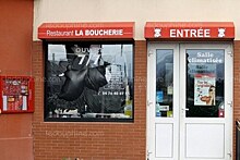Веган разгромил мясной ресторан во Франции