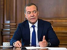 Медведев ответил на слова главы ЕК о равноправных переговорах с Украиной