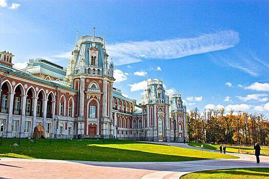 Получатели социальных услуг из Новогиреева посетят Царицынский дворец