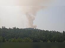 Пожар в Атамановке продолжают тушить