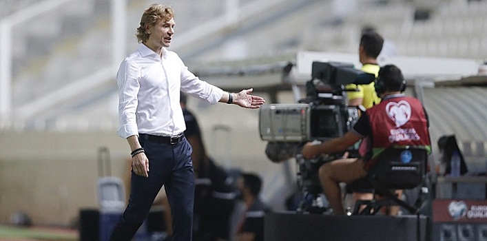 Карпин: Сборная России по футболу играет на одном уровне с командами Словакии и Словении