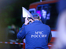 В Приморье загорелись два склада со стройматериалами