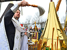 Прихожане помогают строить храм трудом и молитвами