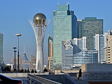 Вооружённый мужчина удерживает несколько человек в отделении банка в Астане