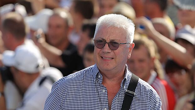 Дочь Винокура не смогла поздравить отца с первого раза из-за конфуза с волосами