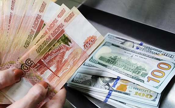 ЦБ сообщил о рекордных вкладах россиян в зарубежных банках