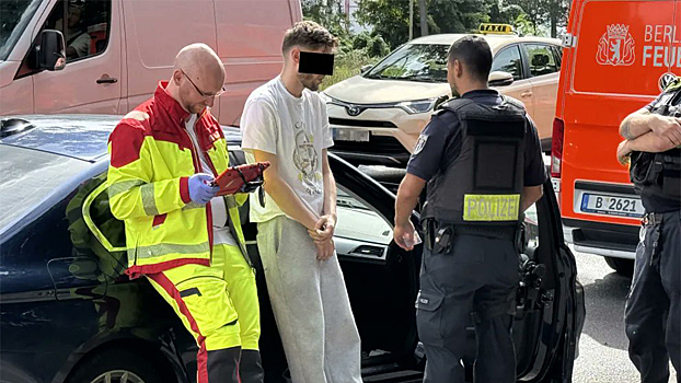 Несколько человек пострадали при наезде автомобиля в Берлине