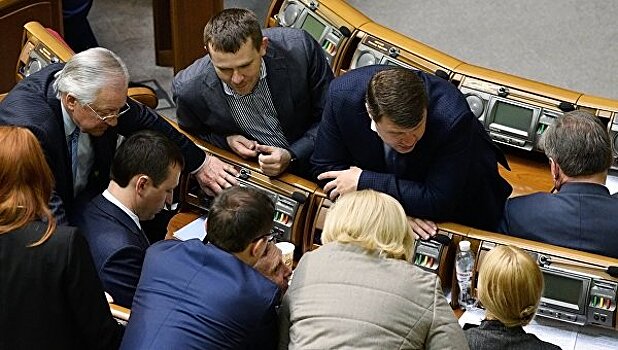 Спонсора украинской армии застали за просмотром эротики