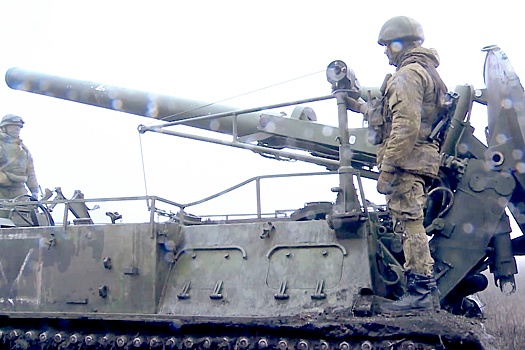 Военные РФ начали устанавливать на танки в зоне СВО новую защиту от дронов