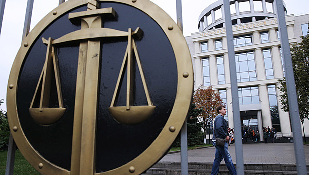 Суд заочно арестовал экс-главу "Советского" банка