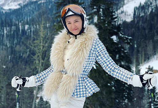 Татьяна Навка на горнолыжном курорте в Сочи отказалась от мейкапа и поделилась честным фото с фолловерами