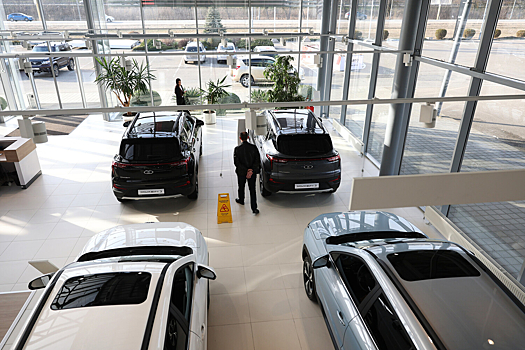 Российский авторынок сократился почти на четверть в 2025 году