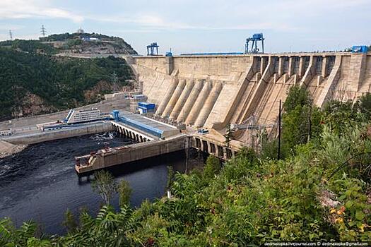 Власти Хабаровского края назвали провокацией слухе о сбросах с Бурейской ГЭС